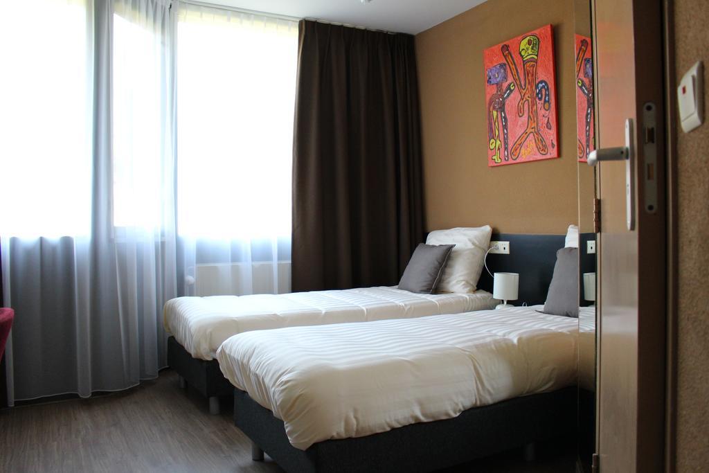 Hotel De Elderschans アールデンブルグ 部屋 写真
